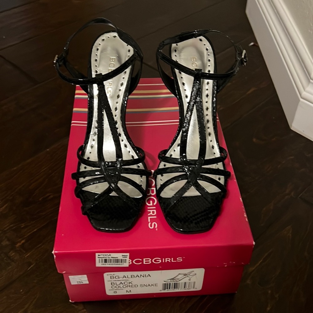 BCBG kitten black heel